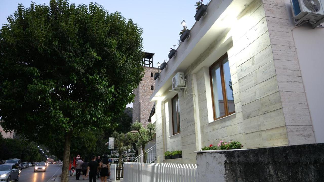 Vila Franko Berat Exterior foto